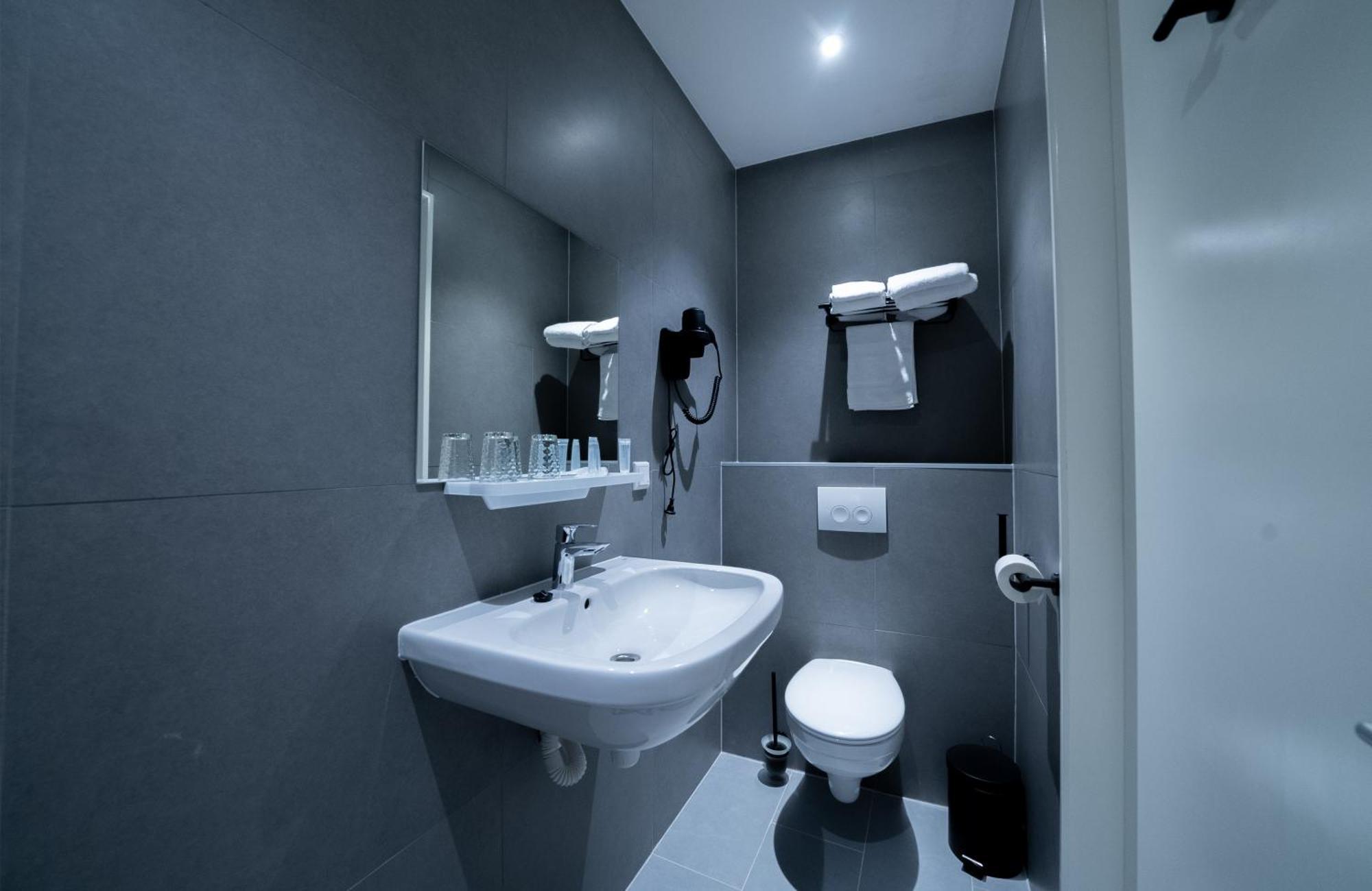 Ma Airport Hotel Hoofddorp Ngoại thất bức ảnh